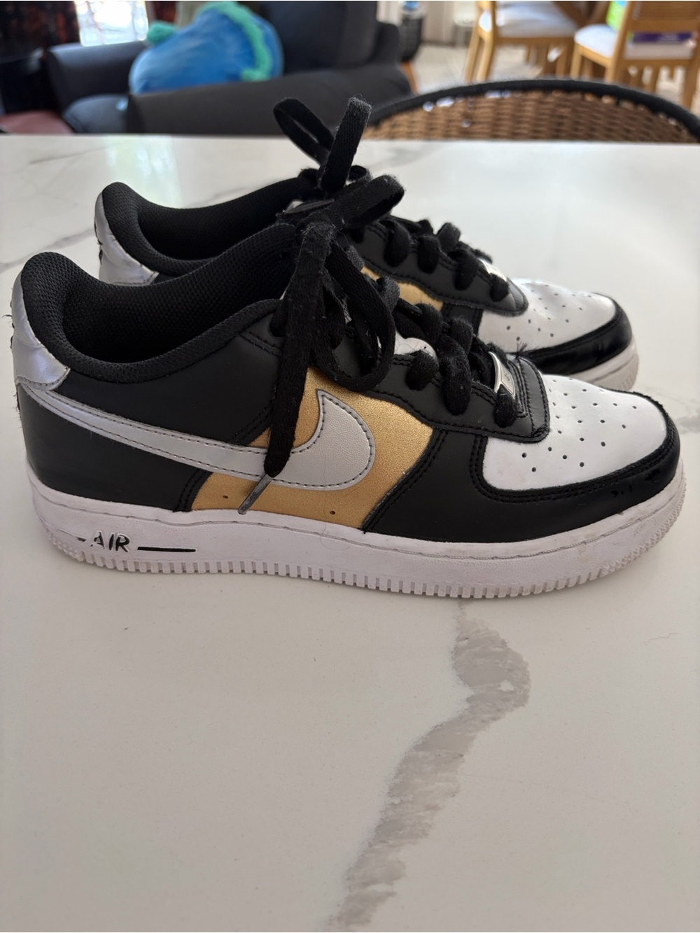 Nike Low-Top Sneakers - Black, White & Gold